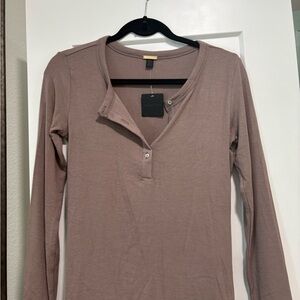Magaschoni Women's Long Sleeve Henley Top - Taupe